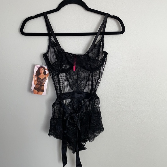 NEW W/ TAGS Floral Lace and Fishnet Black Teddy - Picture 2 of 9